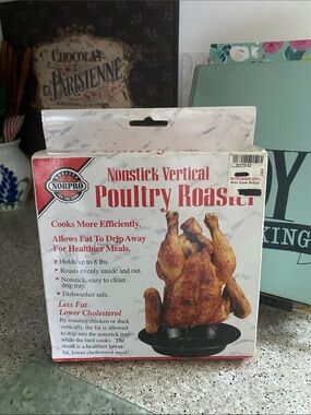 NEW WITH TAGS==Norpro Non-Stick Vertical Poultry Roaster